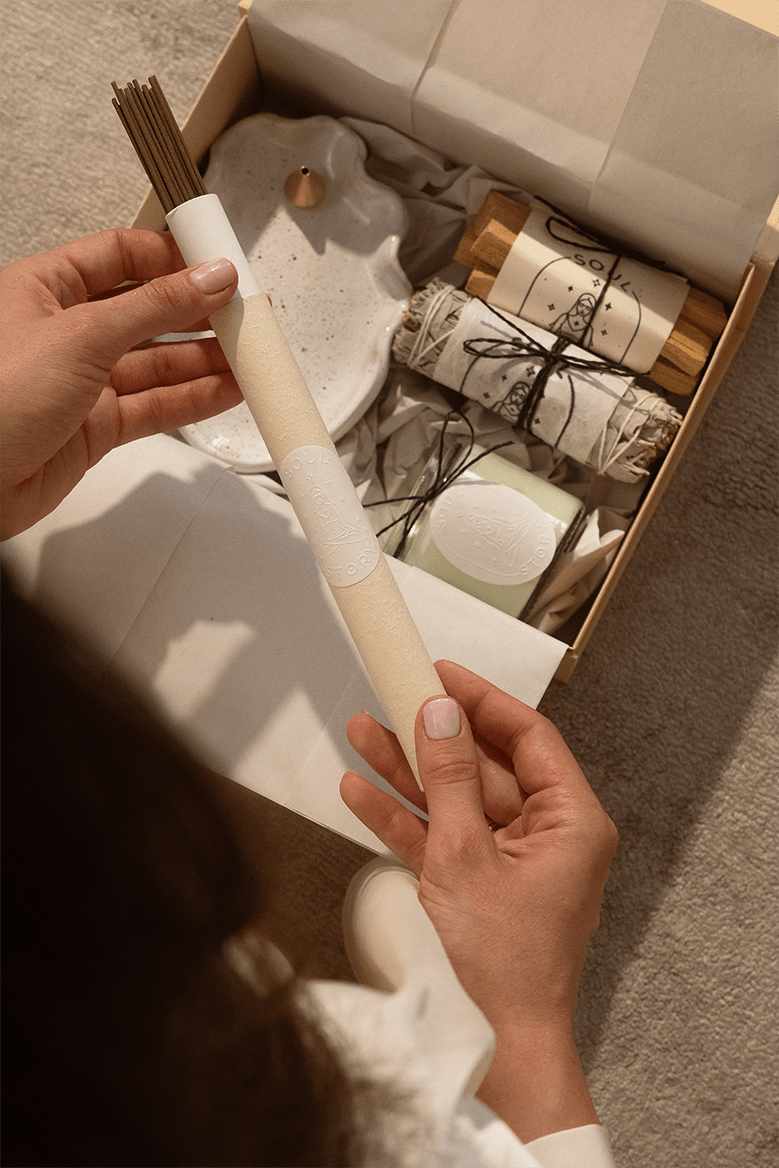 Zestaw No. 1 - kadzidła i podstawka ceramiczna