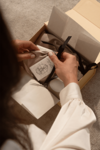 Zestaw No. 2 - Maski na oczy i gumka do włosów