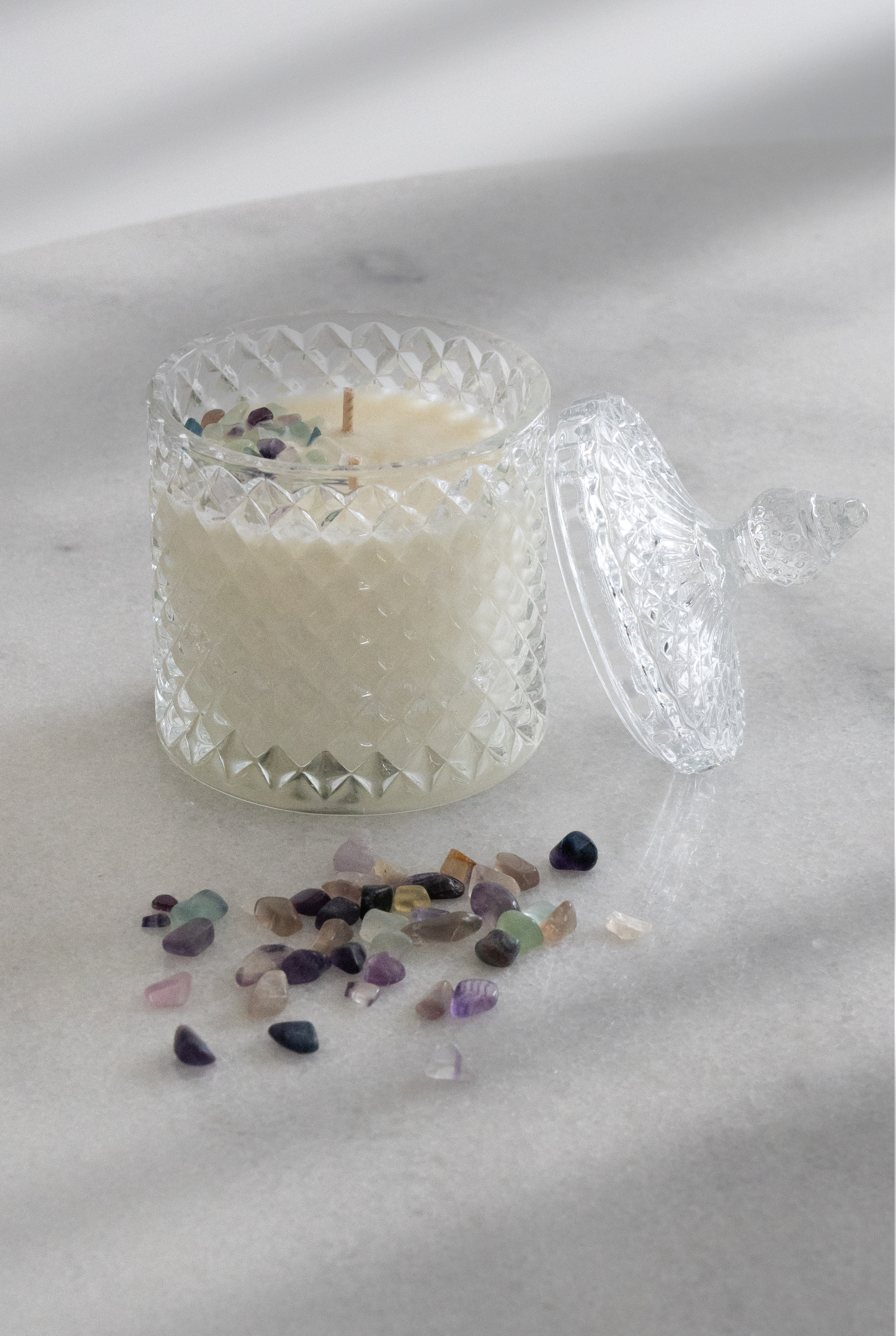 Świeca sojowa z kamieniami fluorytu SOUL SISTER