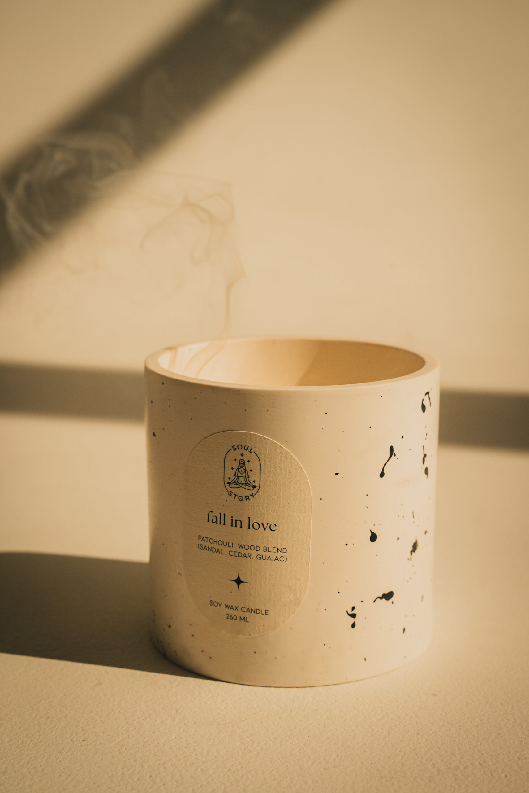 Świeca sojowa FALL IN LOVE 260 ML